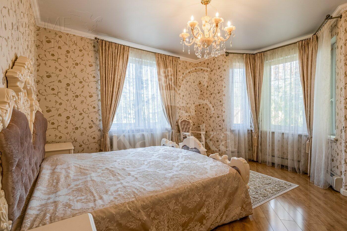 3-этажный коттедж 800 м² с отделкой