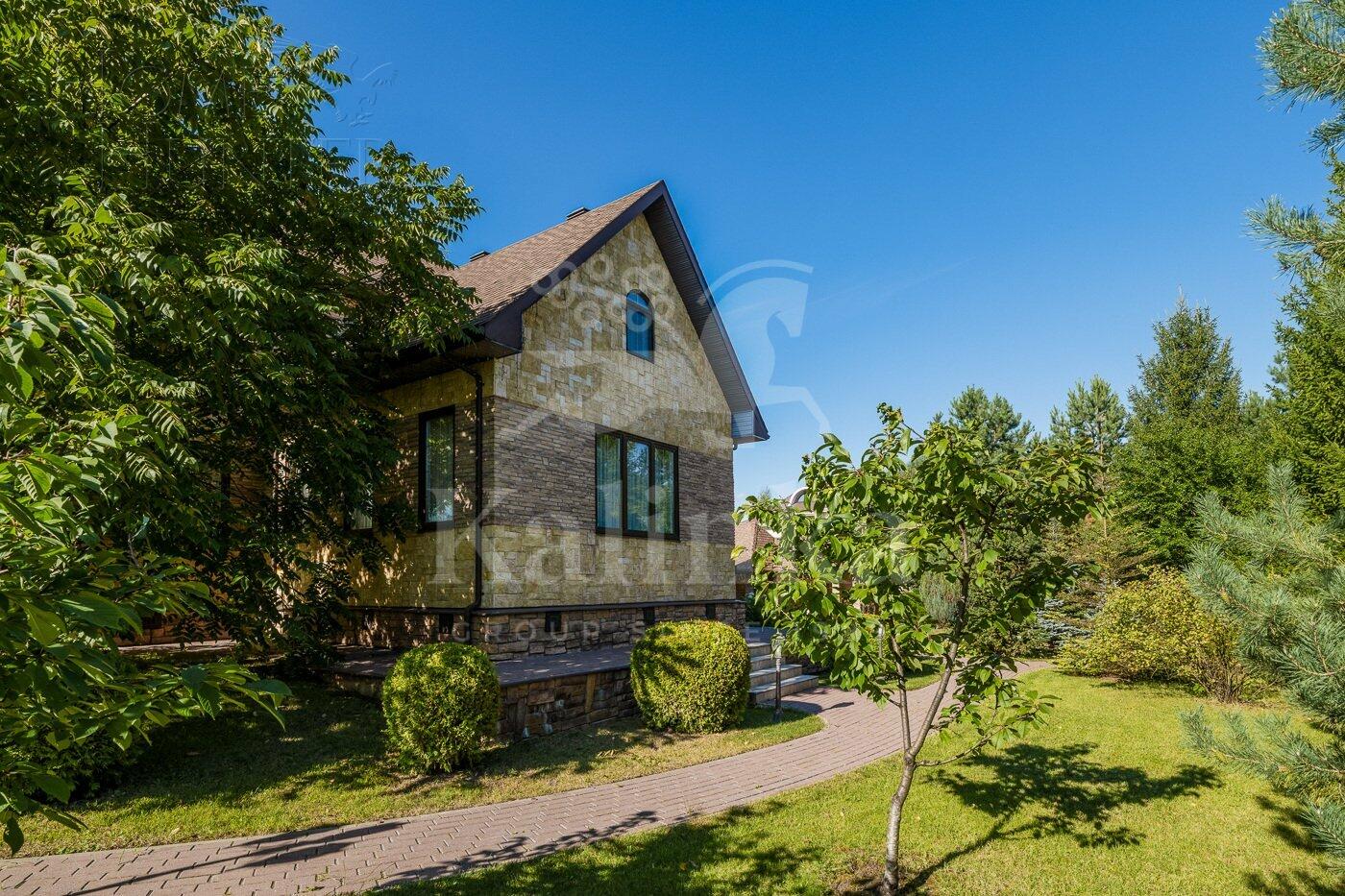 3-этажный коттедж 800 м² с отделкой