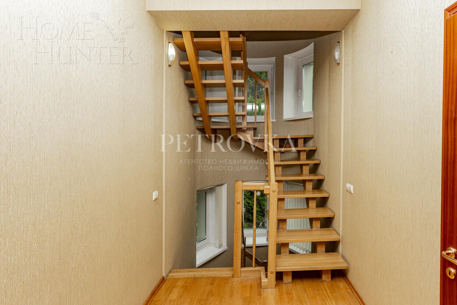 1-этажный коттедж 569.6 м² с отделкой