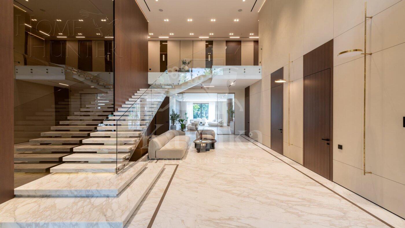 2-этажный коттедж 1 150 м² с отделкой
