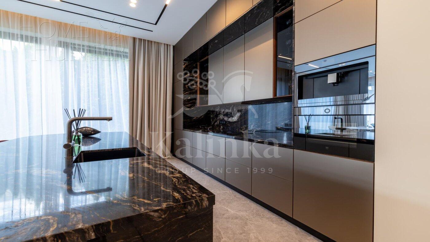 2-этажный коттедж 1 150 м² с отделкой