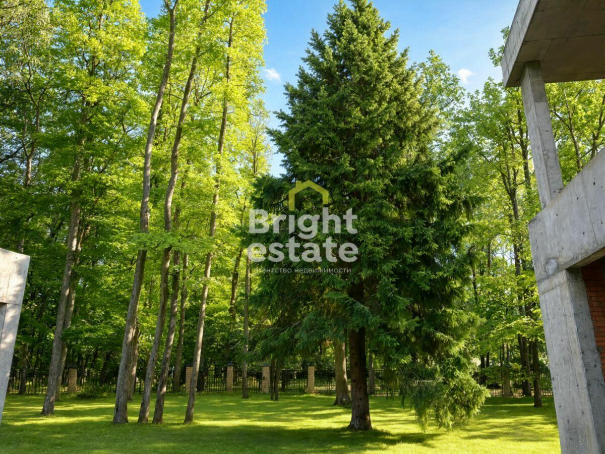 2-этажный коттедж 1 300 м² без отделки