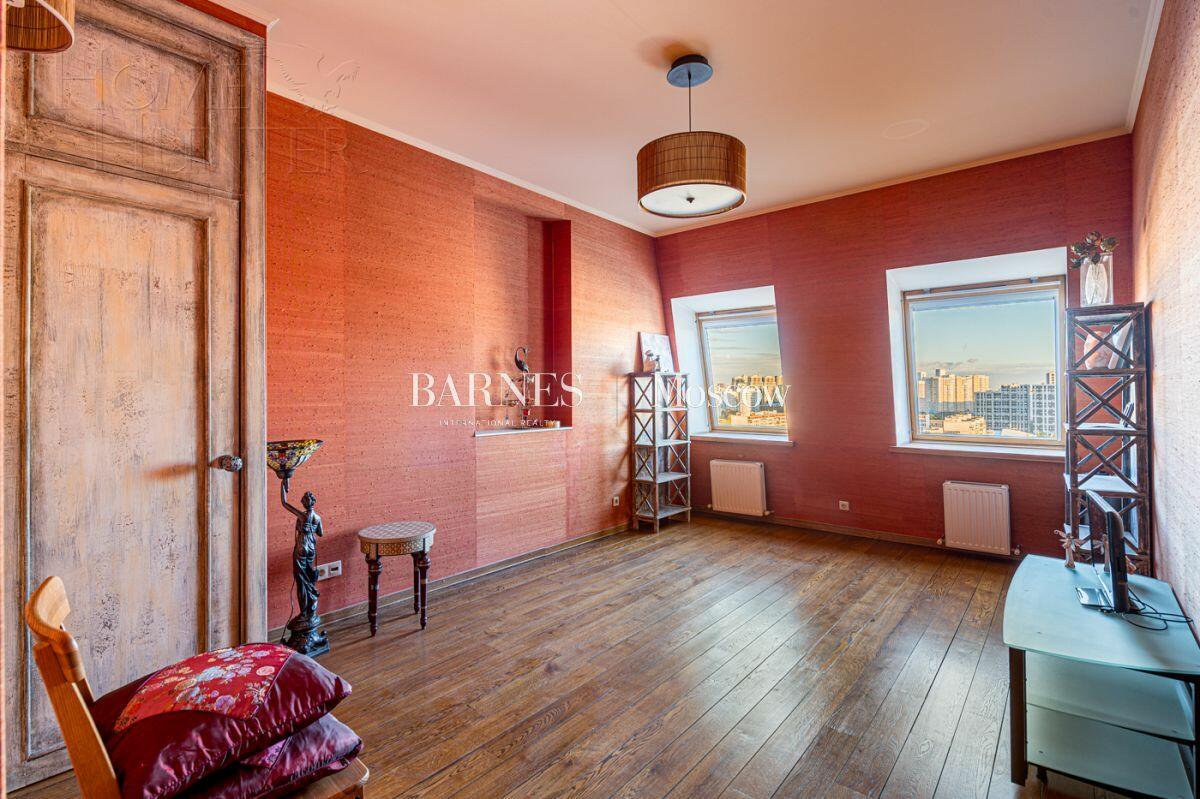 4-КОМН. КВАРТИРА С ОТДЕЛКОЙ 260 М² НА 24 ЭТАЖЕ
