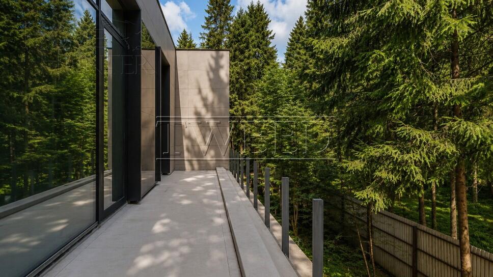 2-этажный коттедж 1 700 м² без отделки