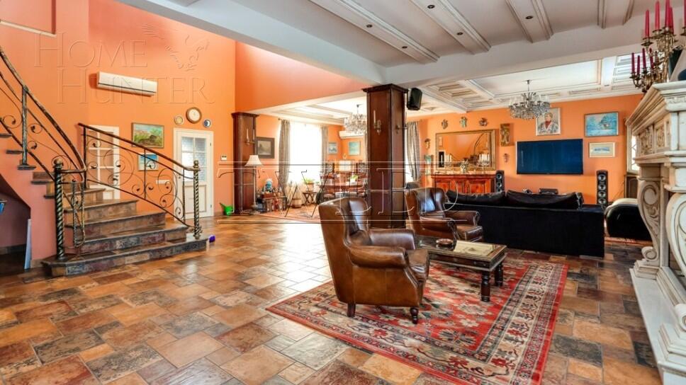 3-этажный коттедж 450 м² с отделкой