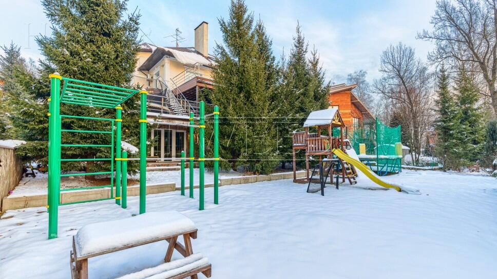 4-этажный коттедж 971.2 м² с отделкой