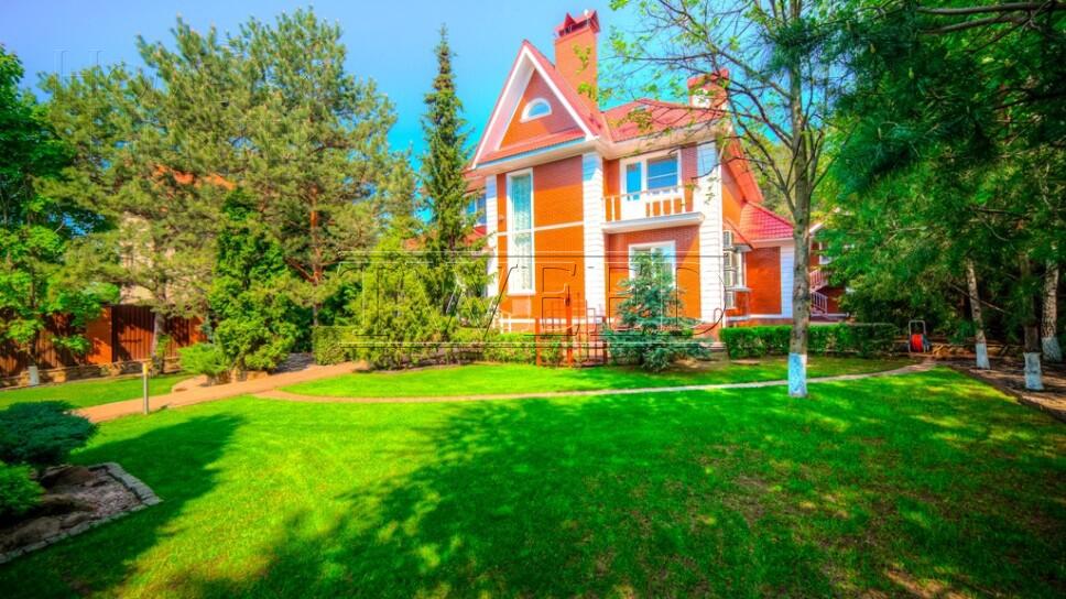 4-этажный коттедж 740 м² с отделкой
