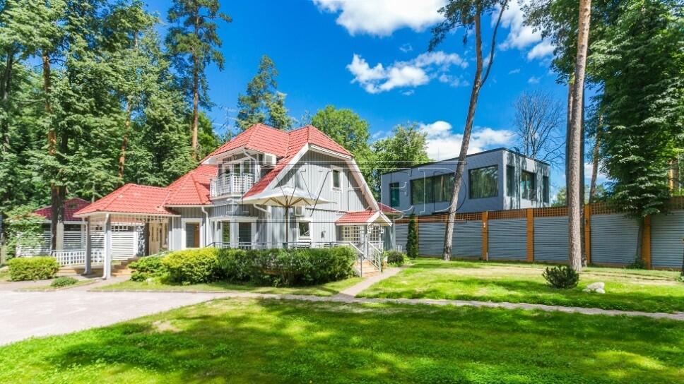 3-этажный коттедж 207.8 м² с отделкой