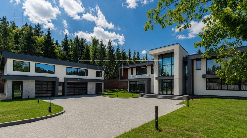 3-этажный коттедж 1 283 м² без отделки