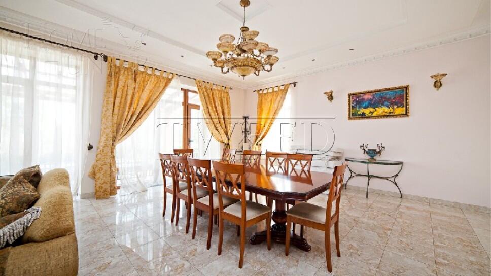 4-этажный коттедж 700 м² с отделкой