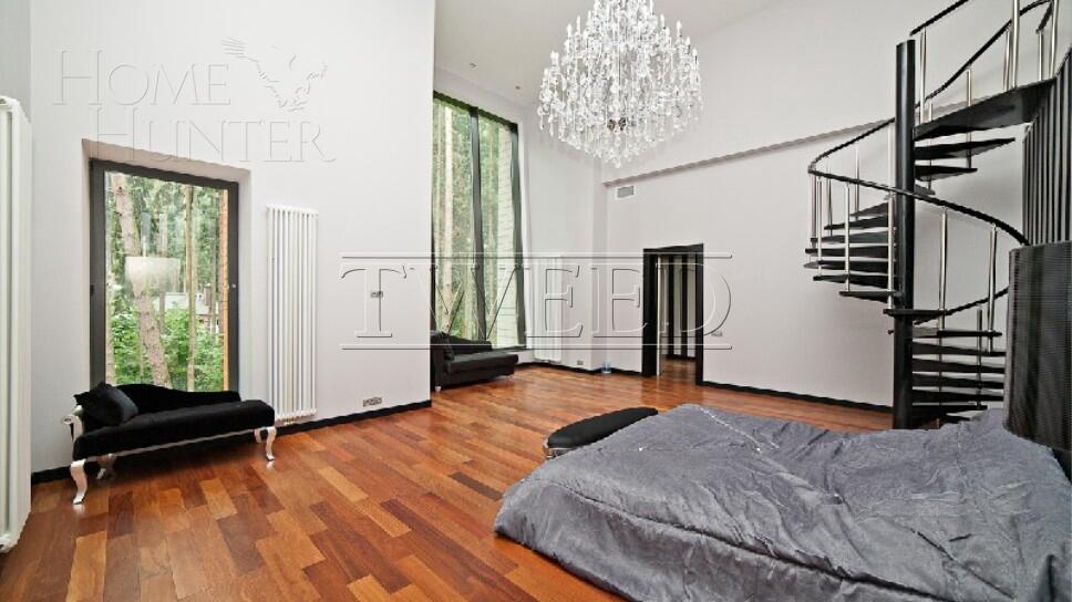 4-этажный коттедж 1 300 м² с отделкой