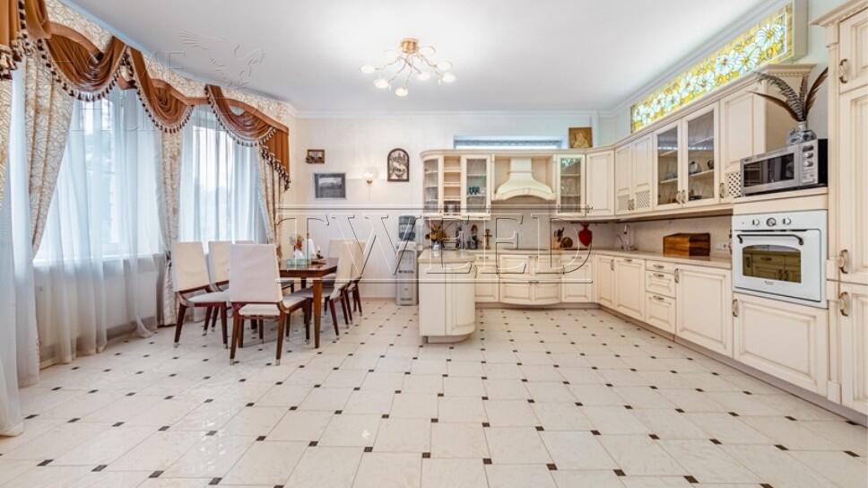 3-этажный коттедж 400 м² с отделкой