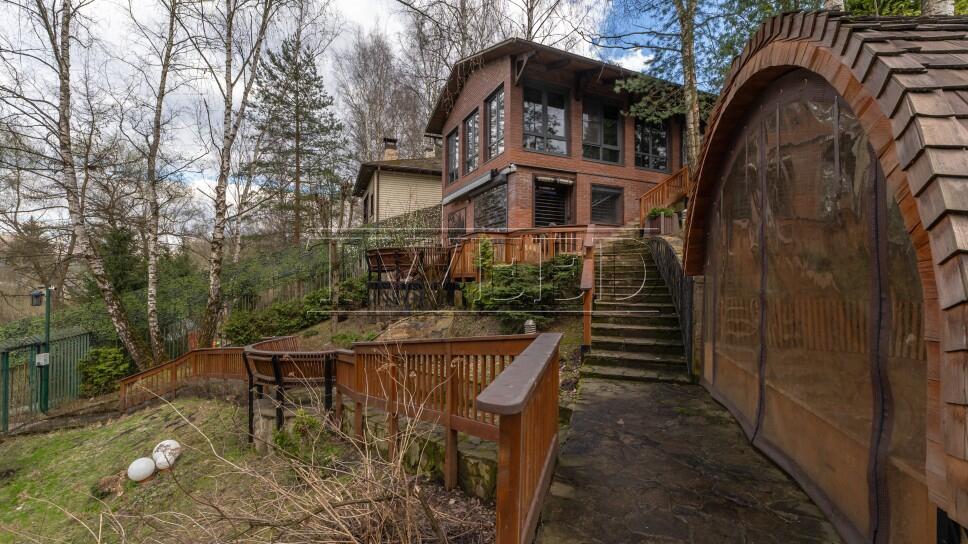 3-этажный коттедж 800 м² без отделки