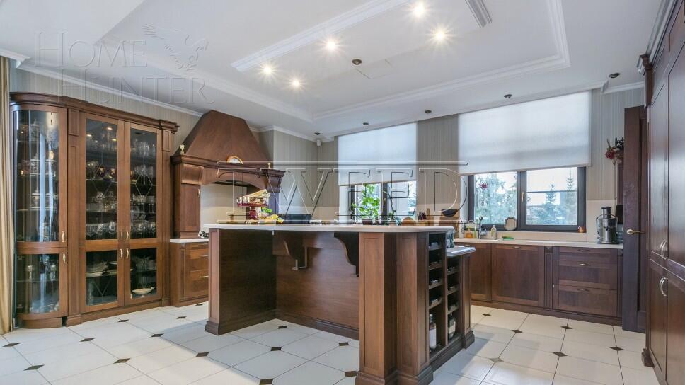 2-этажный коттедж 550 м² с отделкой
