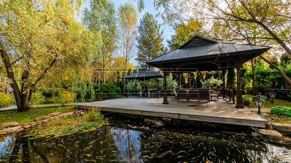 2-этажный коттедж 1 800 м² с отделкой
