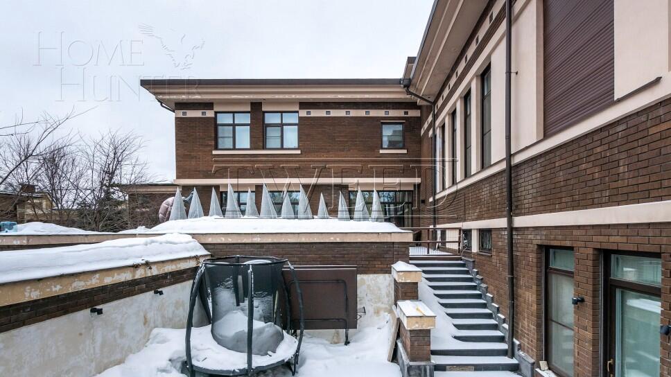 2-этажный коттедж 550 м² с отделкой