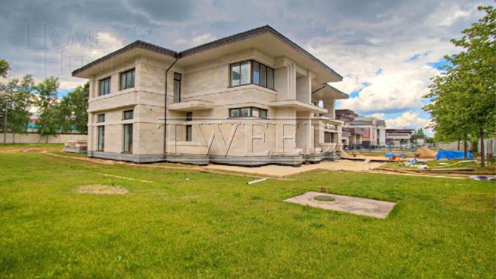 3-этажный коттедж 949 м² без отделки