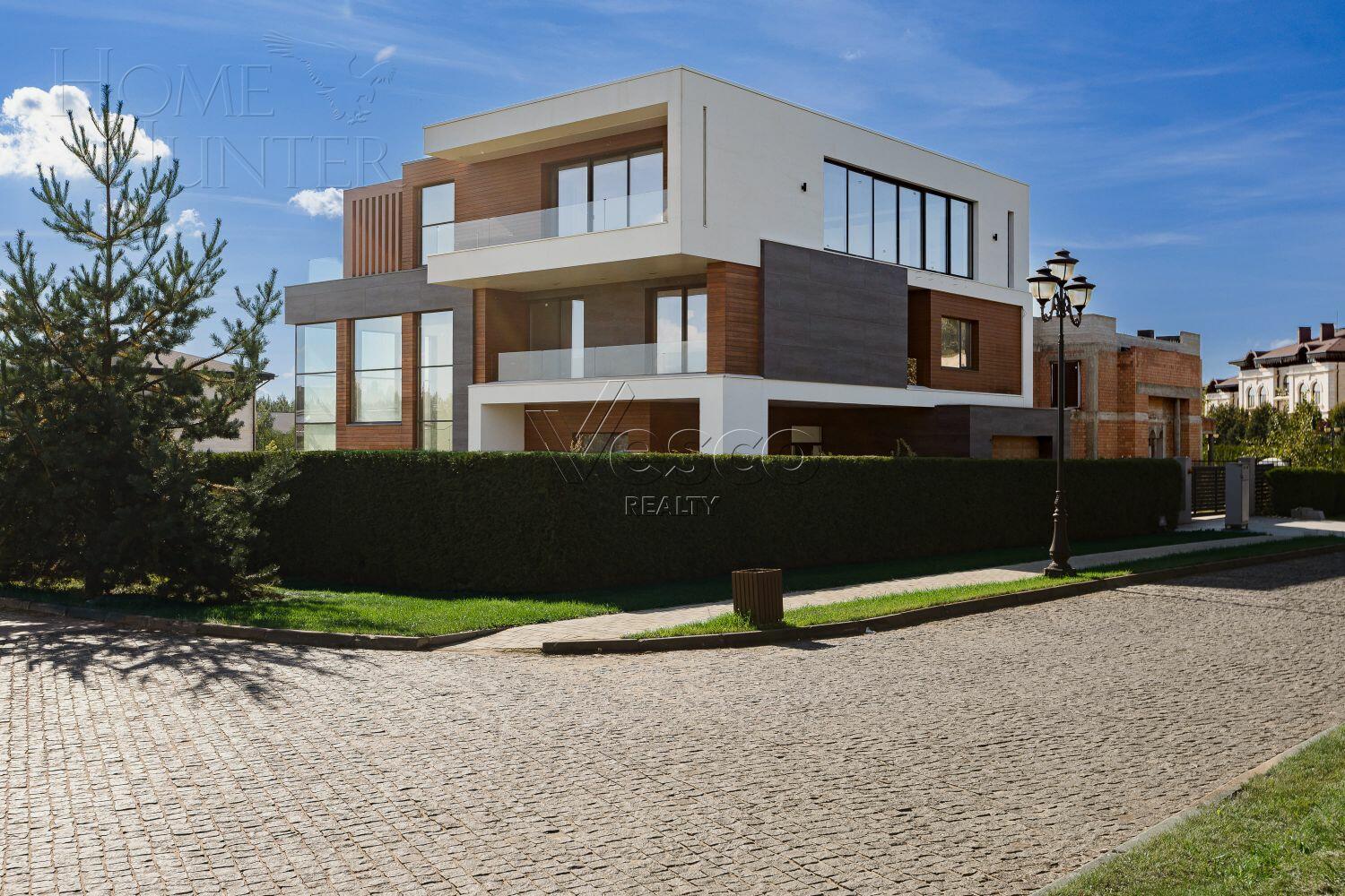 3-этажный коттедж 920 м² с отделкой