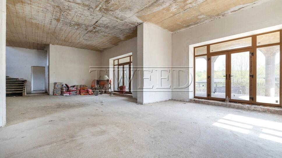 3-этажный коттедж 650 м² без отделки