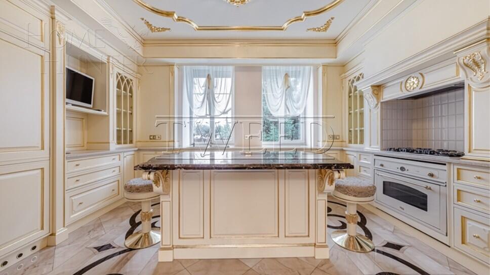 4-этажный коттедж 900 м² с отделкой