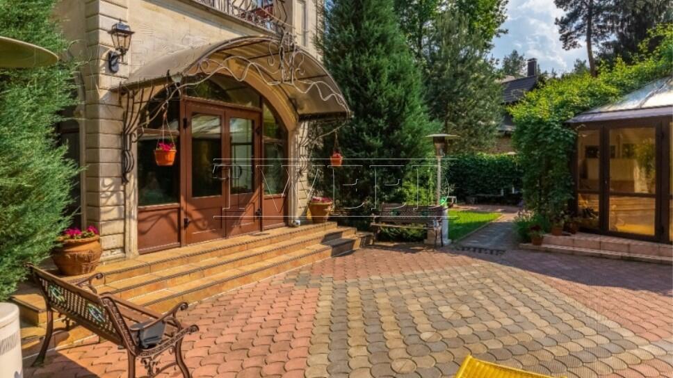 4-этажный коттедж 520 м² с отделкой