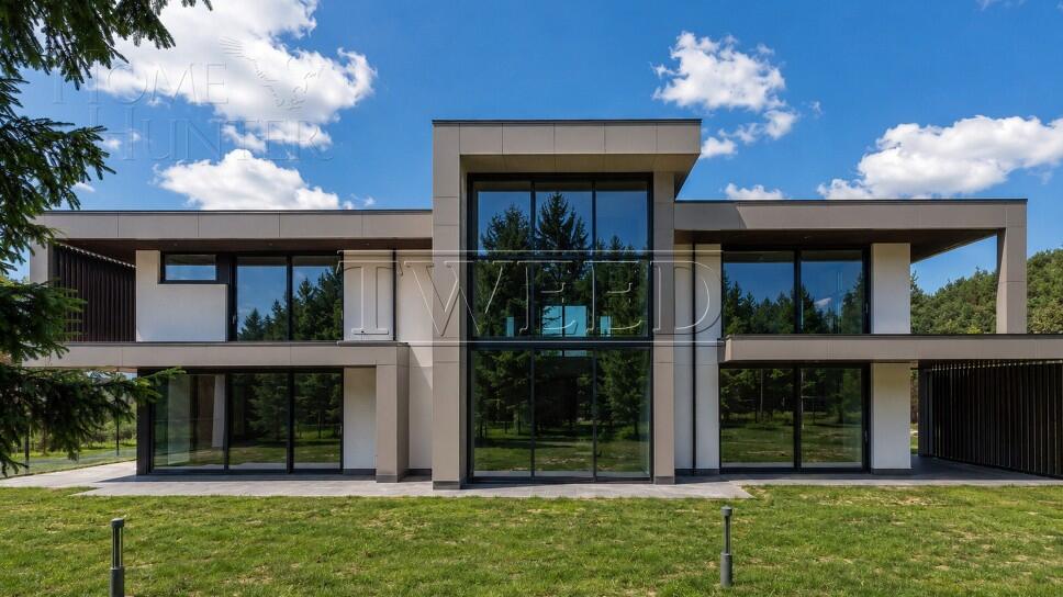 3-этажный коттедж 2 053 м² без отделки