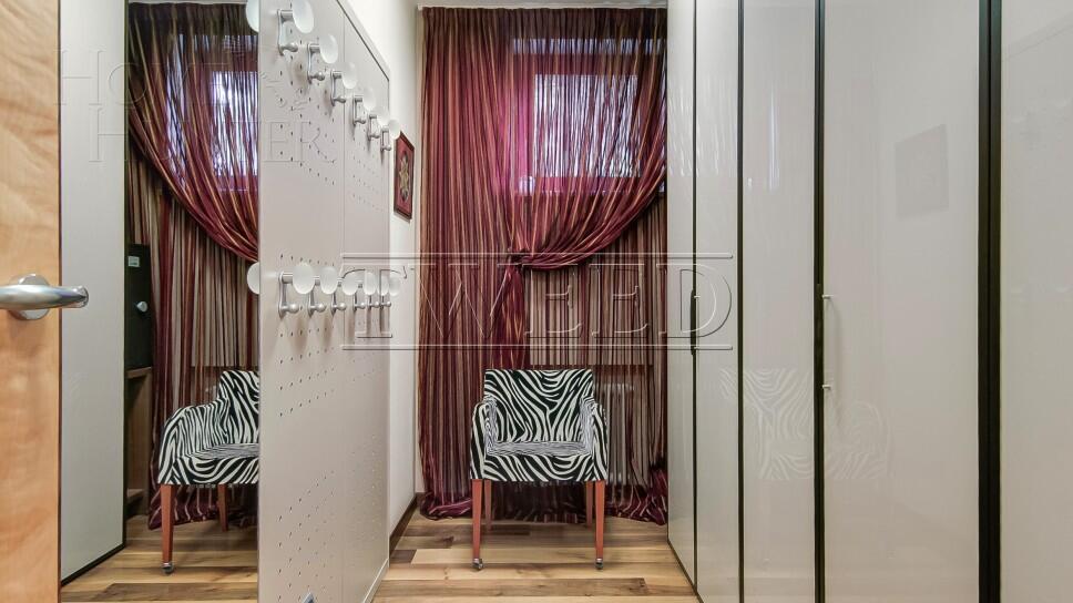 3-этажный коттедж 800 м² с отделкой