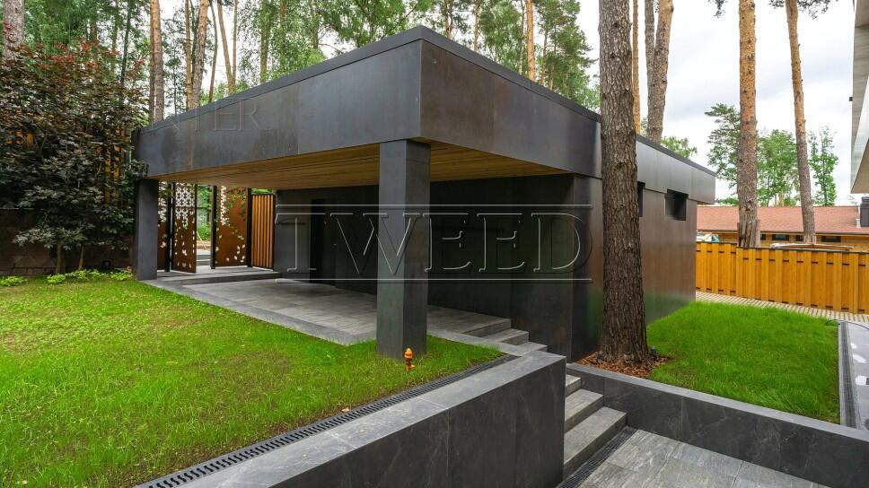 3-этажный коттедж 1 250 м² с отделкой