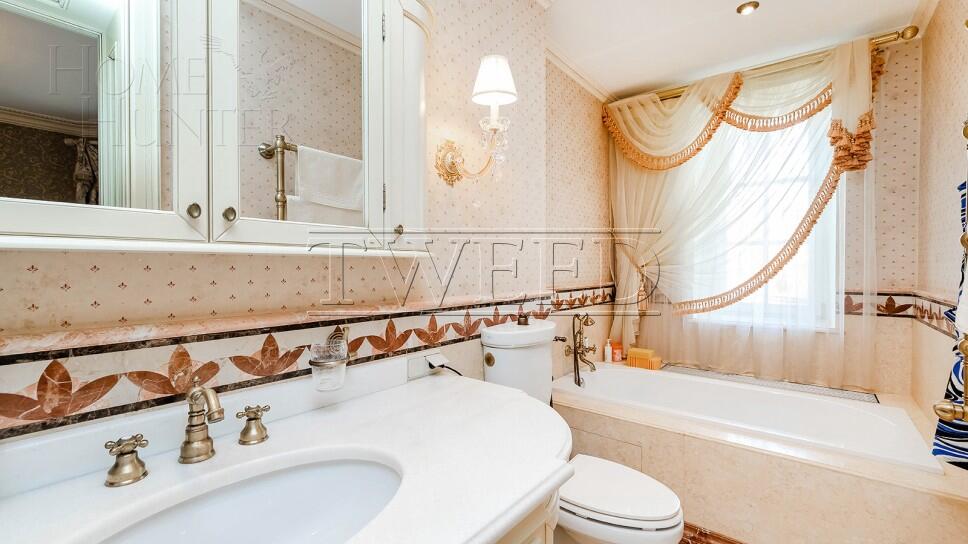 2-этажный коттедж 1 800 м² с отделкой