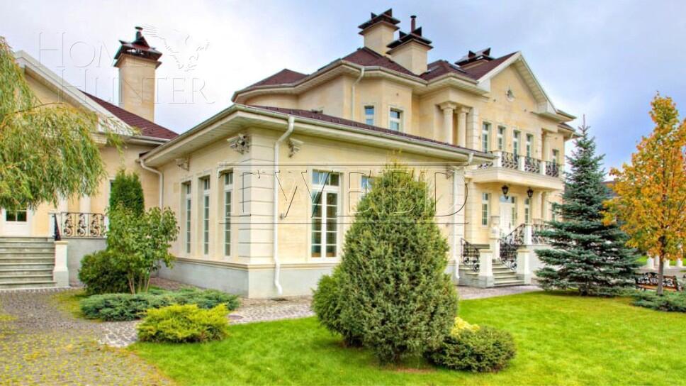4-этажный коттедж 1 400 м² с отделкой