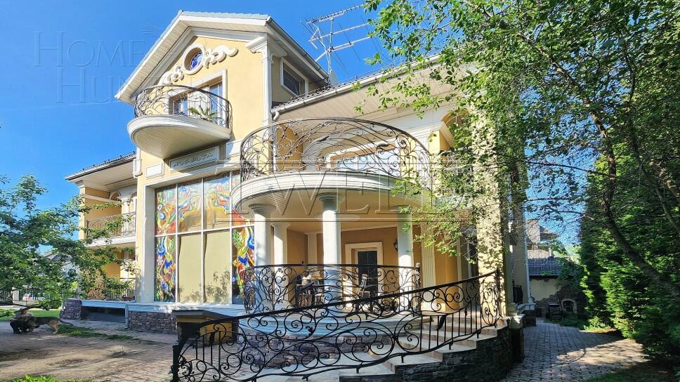 4-этажный коттедж 384.4 м² с отделкой
