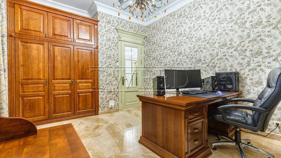 4-этажный коттедж 971.2 м² с отделкой