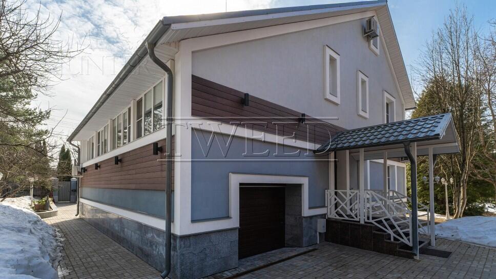 2-этажный коттедж 400 м² с отделкой