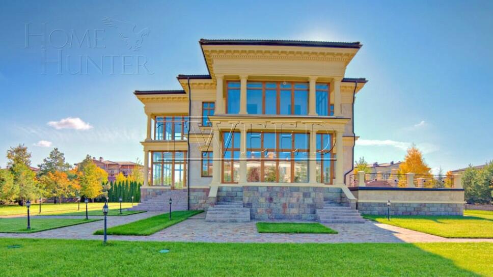 3-этажный коттедж 800 м² с отделкой