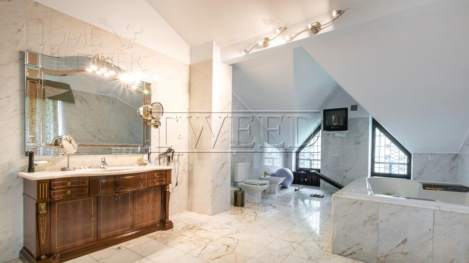 3-этажный коттедж 750 м² с отделкой