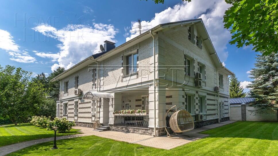 4-этажный коттедж 500 м² с отделкой