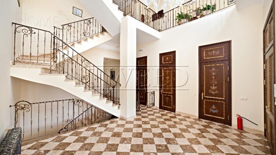 4-этажный коттедж 800 м² с отделкой