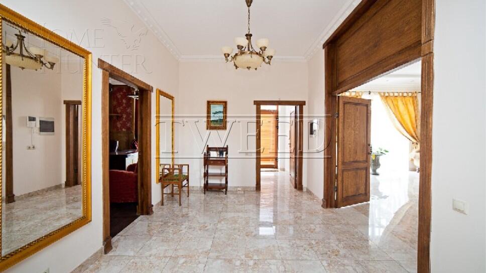 4-этажный коттедж 700 м² с отделкой