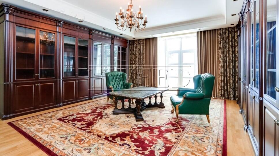 4-этажный коттедж 850 м² с отделкой