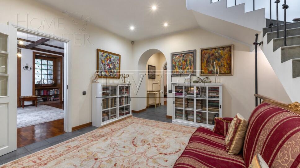 3-этажный коттедж 500 м² с отделкой