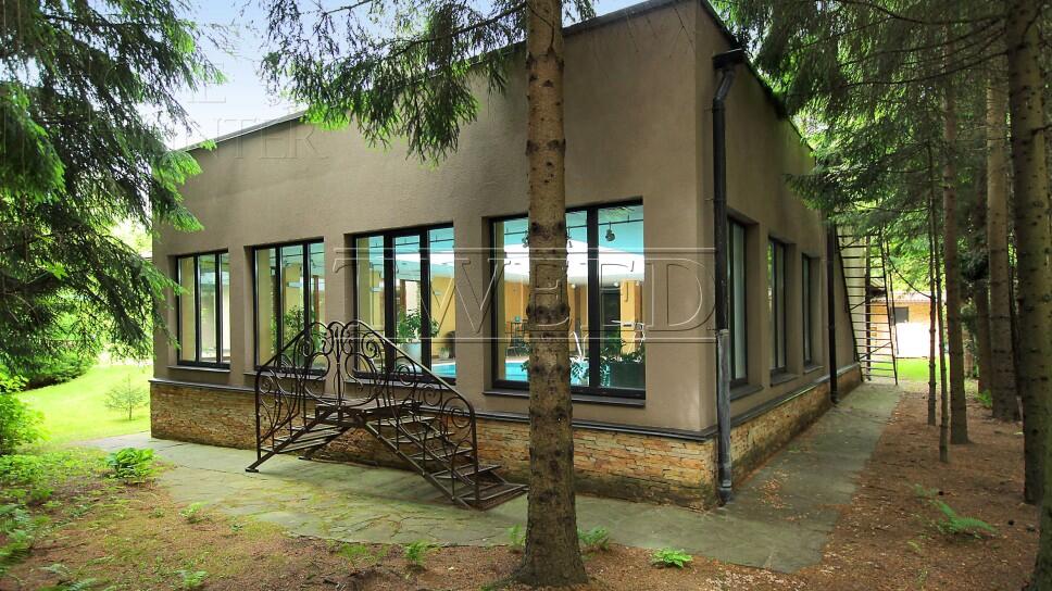3-этажный коттедж 800 м² с отделкой