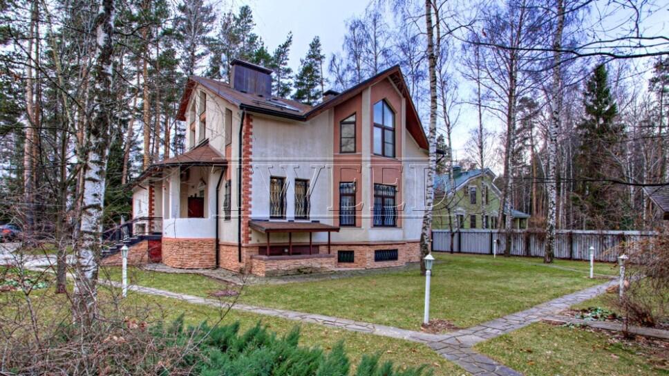 2-этажный коттедж 400 м² с отделкой