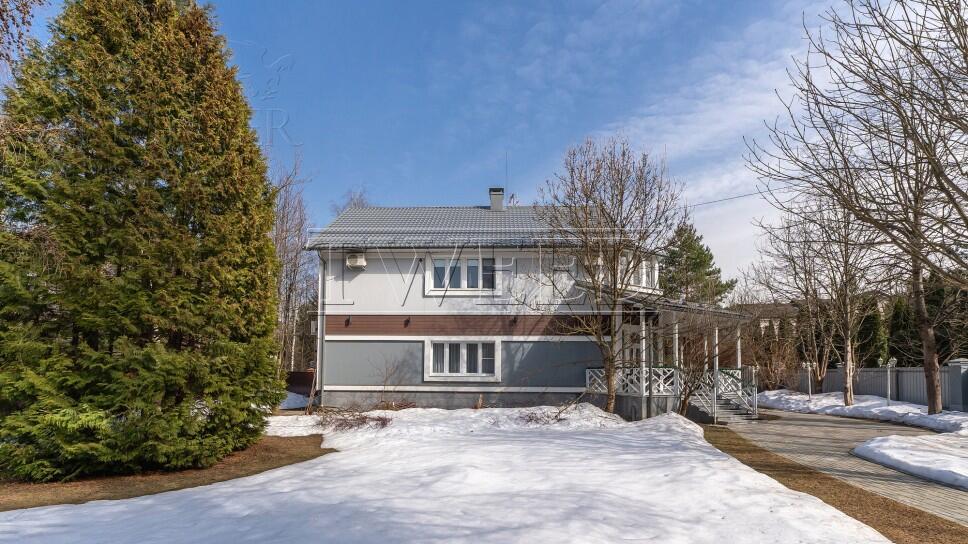 2-этажный коттедж 400 м² с отделкой