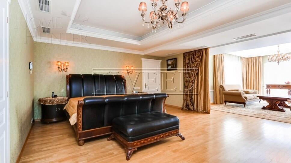 4-этажный коттедж 850 м² с отделкой