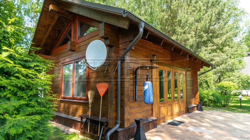 3-этажный коттедж 750 м² с отделкой