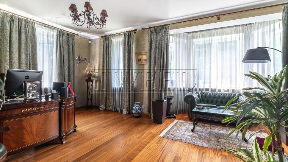 4-этажный коттедж 500 м² с отделкой
