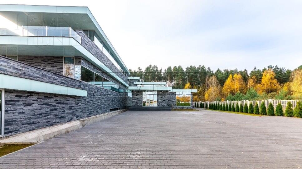 3-этажный коттедж 1 546 м² без отделки