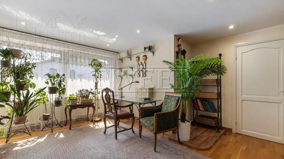 3-этажный коттедж 500 м² с отделкой