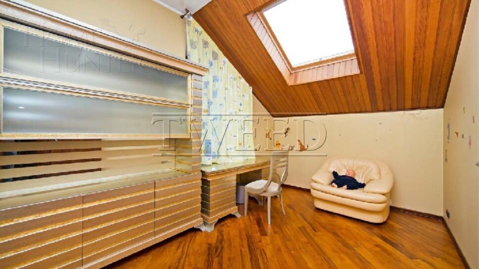 3-этажный коттедж 1 080 м² с отделкой