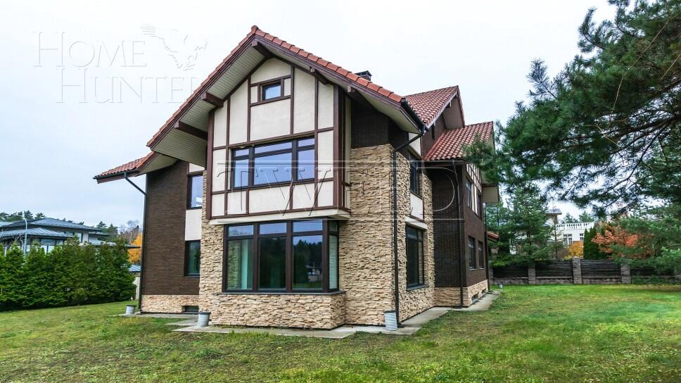 3-этажный коттедж 850 м² без отделки